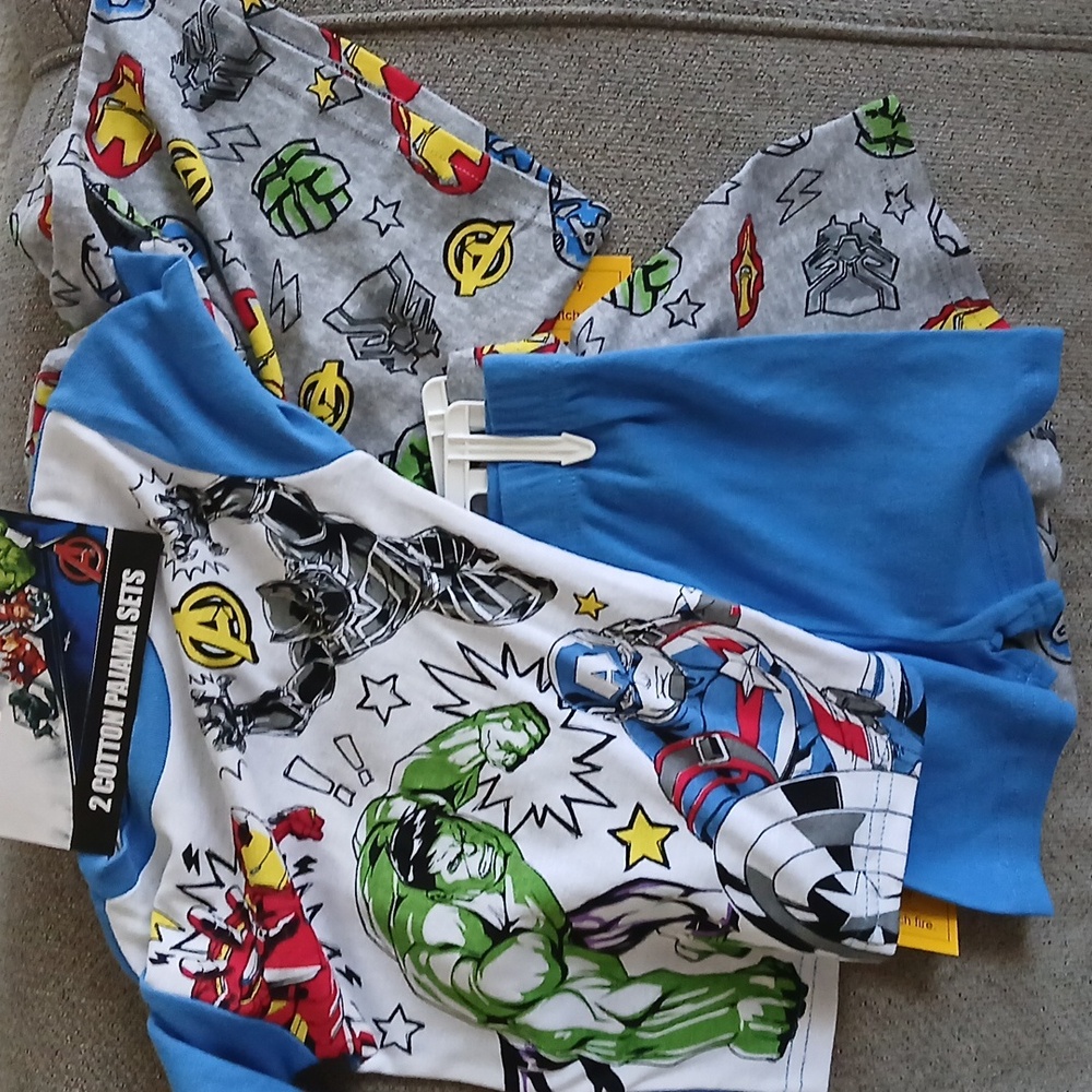 NWT 2 Boy's MARVEL Avengers Cotton Tee & Shorts Pajama Sets, Blue, Gray, Size 6